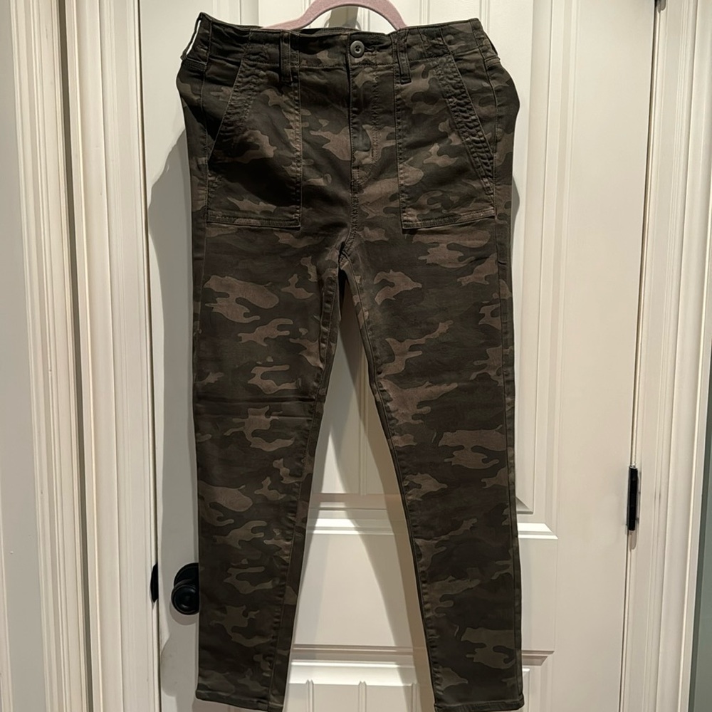 American Eagle Outfitters Women’s Camo Jeggings in Olive/Brown
